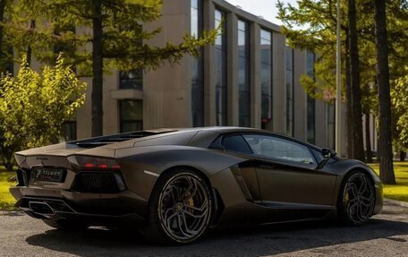 Lamborghini Aventador I рестайлинг, 2013 год, 21 000 000 рублей, 4 фотография