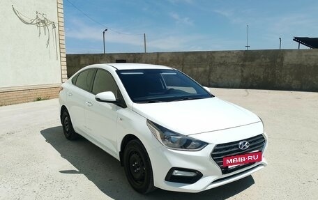 Hyundai Solaris II рестайлинг, 2017 год, 1 200 000 рублей, 2 фотография