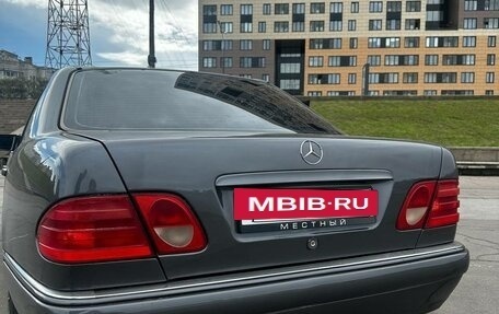 Mercedes-Benz E-Класс, 1996 год, 600 000 рублей, 3 фотография