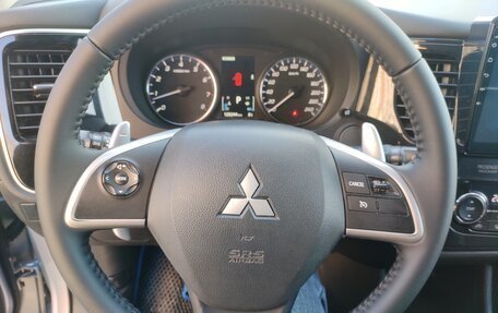 Mitsubishi Outlander III рестайлинг 3, 2014 год, 12 фотография