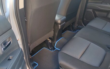 Mitsubishi Outlander III рестайлинг 3, 2014 год, 15 фотография