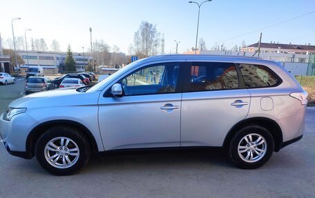 Mitsubishi Outlander III рестайлинг 3, 2014 год, 19 фотография