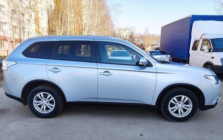 Mitsubishi Outlander III рестайлинг 3, 2014 год, 20 фотография