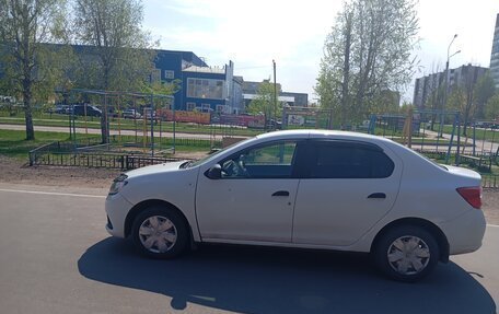 Renault Logan II, 2017 год, 785 000 рублей, 3 фотография