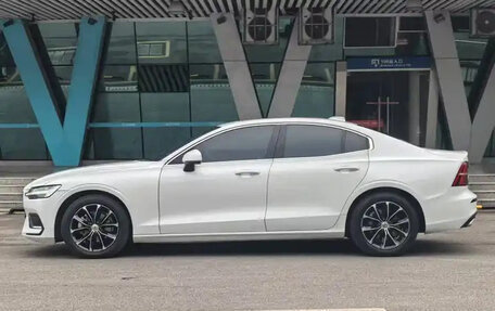 Volvo S60 III, 2021 год, 2 275 000 рублей, 4 фотография