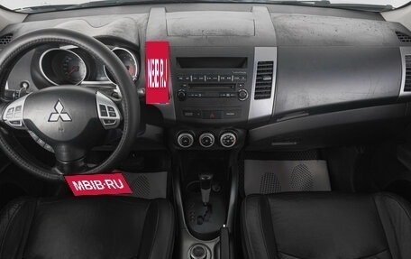 Mitsubishi Outlander III рестайлинг 3, 2007 год, 1 199 000 рублей, 10 фотография