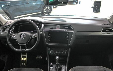 Volkswagen Tiguan II, 2019 год, 2 800 000 рублей, 8 фотография