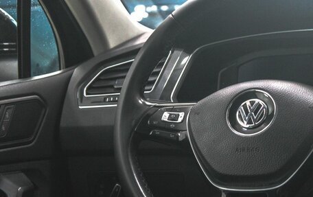 Volkswagen Tiguan II, 2019 год, 2 800 000 рублей, 17 фотография