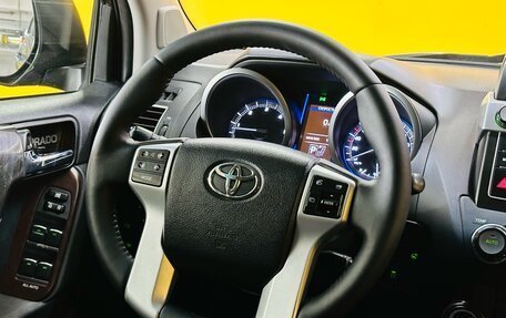 Toyota Land Cruiser Prado 150 рестайлинг 2, 2015 год, 3 100 000 рублей, 15 фотография