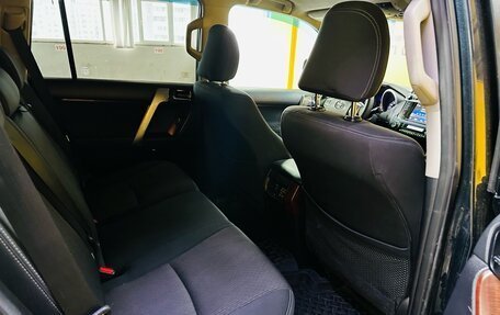 Toyota Land Cruiser Prado 150 рестайлинг 2, 2015 год, 3 100 000 рублей, 13 фотография