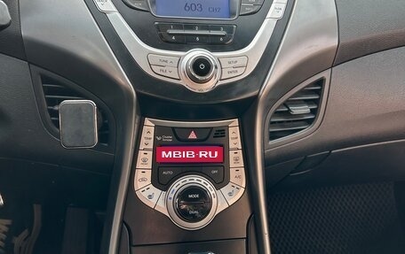 Hyundai Avante, 2011 год, 900 000 рублей, 2 фотография