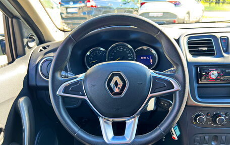Renault Logan II, 2018 год, 850 000 рублей, 18 фотография