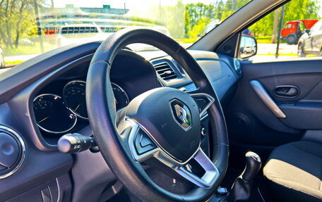 Renault Logan II, 2018 год, 850 000 рублей, 17 фотография