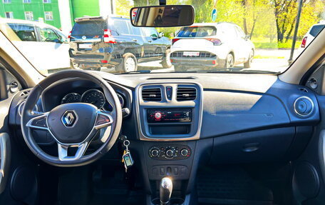 Renault Logan II, 2018 год, 850 000 рублей, 15 фотография