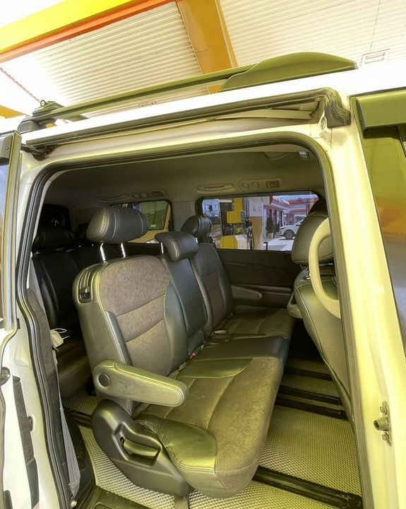 Honda Elysion I рестайлинг, 2008 год, 1 850 000 рублей, 11 фотография