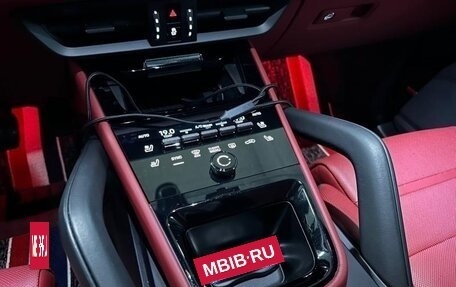 Porsche Cayenne III, 2025 год, 14 000 000 рублей, 8 фотография