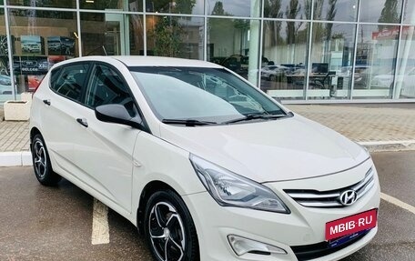 Hyundai Solaris II рестайлинг, 2015 год, 895 000 рублей, 3 фотография