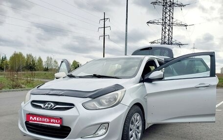 Hyundai Solaris II рестайлинг, 2011 год, 470 000 рублей, 2 фотография