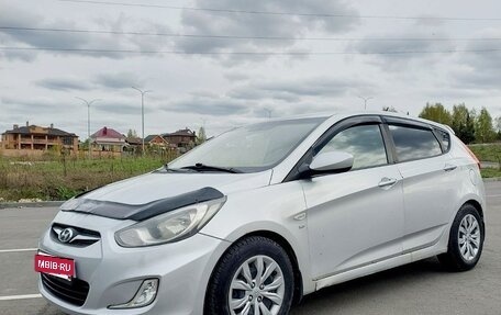 Hyundai Solaris II рестайлинг, 2011 год, 470 000 рублей, 4 фотография