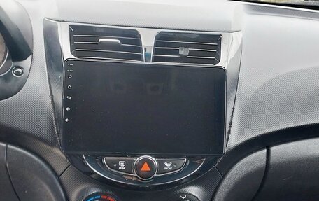 Hyundai Solaris II рестайлинг, 2011 год, 470 000 рублей, 8 фотография