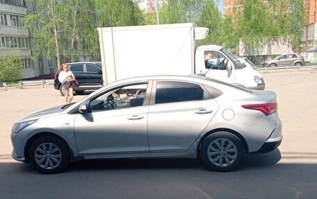 Hyundai Solaris II рестайлинг, 2021 год, 1 120 000 рублей, 4 фотография