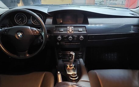 BMW 5 серия, 2008 год, 1 075 000 рублей, 6 фотография