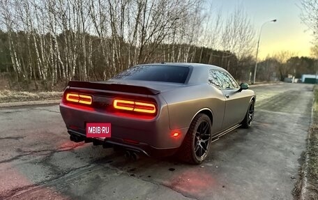 Dodge Challenger III рестайлинг 2, 2015 год, 3 200 000 рублей, 8 фотография