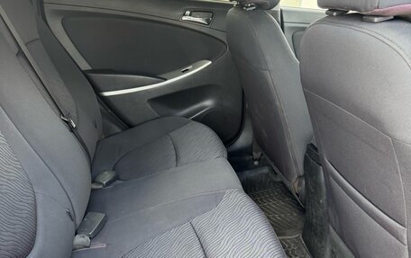 Hyundai Solaris II рестайлинг, 2013 год, 739 000 рублей, 18 фотография