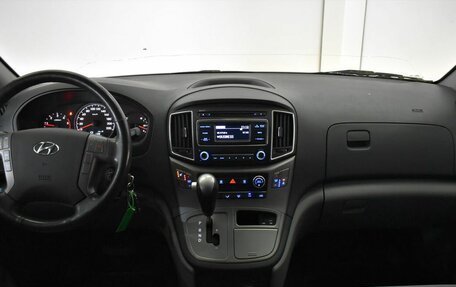 Hyundai H-1 II рестайлинг, 2018 год, 2 375 000 рублей, 5 фотография