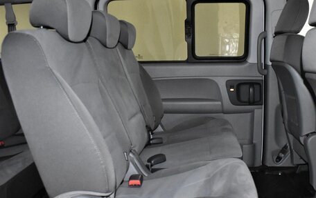 Hyundai H-1 II рестайлинг, 2018 год, 2 375 000 рублей, 12 фотография