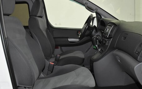 Hyundai H-1 II рестайлинг, 2018 год, 2 375 000 рублей, 11 фотография