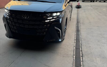 Toyota Alphard, 2024 год, 13 500 000 рублей, 1 фотография