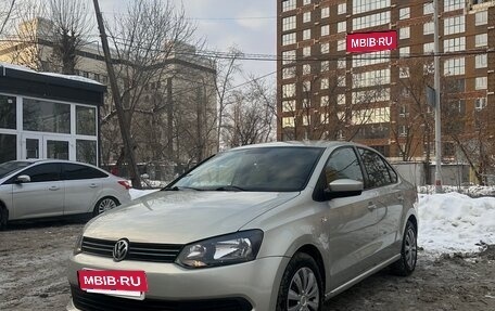 Volkswagen Polo VI (EU Market), 2011 год, 720 000 рублей, 2 фотография