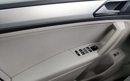 Volkswagen Tiguan II, 2017 год, 2 050 000 рублей, 16 фотография