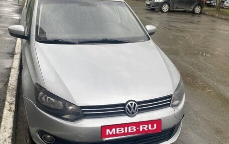 Volkswagen Polo VI (EU Market), 2011 год, 700 000 рублей, 3 фотография