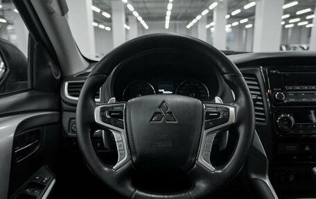 Mitsubishi Pajero Sport III рестайлинг, 2018 год, 3 275 000 рублей, 9 фотография