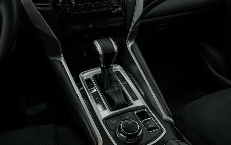 Mitsubishi Pajero Sport III рестайлинг, 2018 год, 3 275 000 рублей, 11 фотография