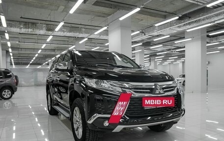 Mitsubishi Pajero Sport III рестайлинг, 2018 год, 3 275 000 рублей, 3 фотография
