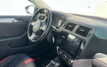 Volkswagen Jetta VI, 2013 год, 799 000 рублей, 8 фотография