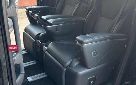 Toyota Alphard, 2024 год, 13 500 000 рублей, 7 фотография