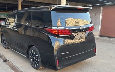 Toyota Alphard, 2024 год, 13 500 000 рублей, 14 фотография