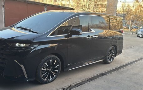 Toyota Alphard, 2024 год, 13 500 000 рублей, 17 фотография