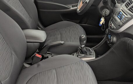Hyundai Solaris II рестайлинг, 2016 год, 880 000 рублей, 13 фотография