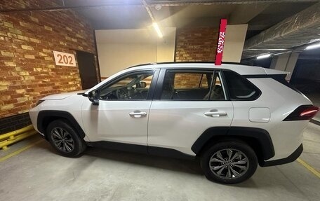 Toyota RAV4, 2024 год, 3 550 000 рублей, 4 фотография