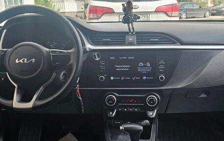 KIA Rio IV, 2021 год, 1 670 000 рублей, 2 фотография