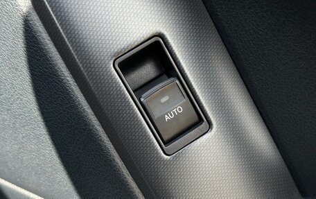 Toyota Land Cruiser Prado 150 рестайлинг 2, 2012 год, 2 870 000 рублей, 38 фотография