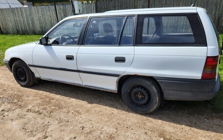 Opel Astra F, 1993 год, 99 999 рублей, 2 фотография