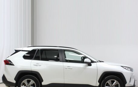 Toyota RAV4, 2020 год, 2 890 000 рублей, 4 фотография
