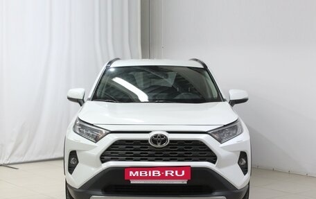 Toyota RAV4, 2020 год, 2 890 000 рублей, 2 фотография