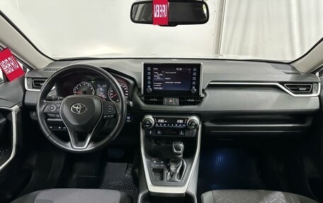 Toyota RAV4, 2020 год, 2 890 000 рублей, 13 фотография